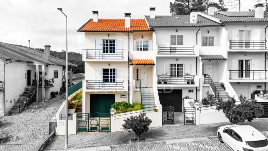 Moradia T4 para Venda em Castro Daire