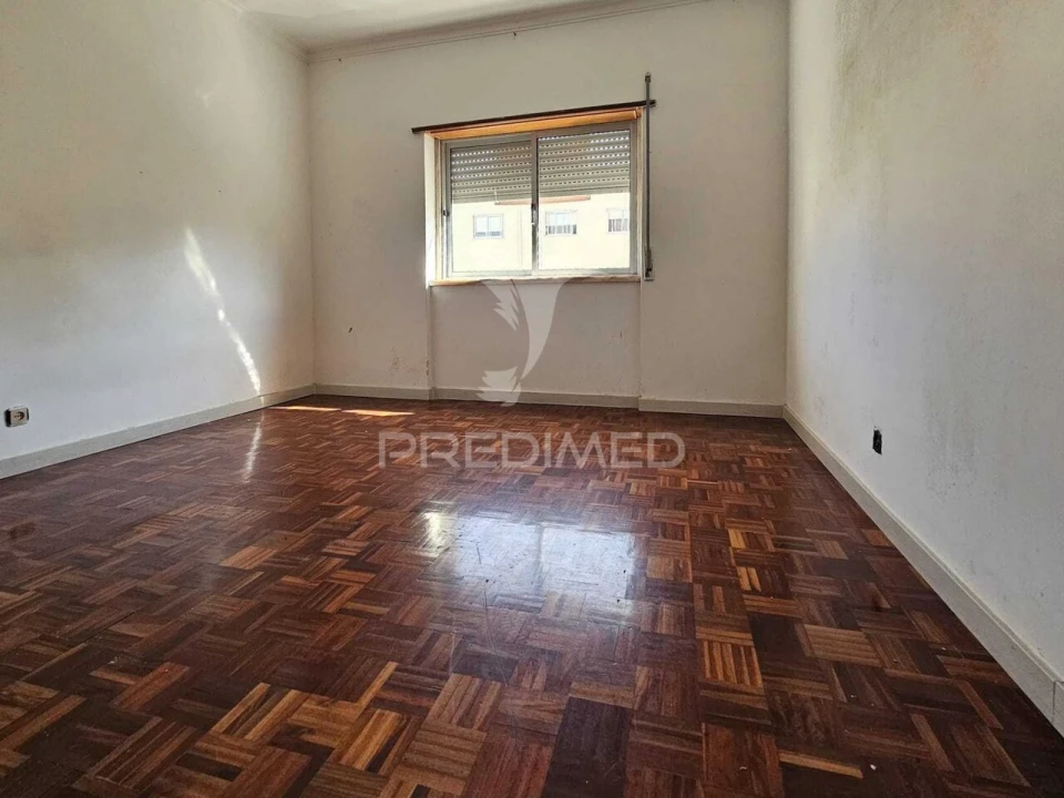 Apartamento T2 para Venda em Rio de Mouro Foto 16