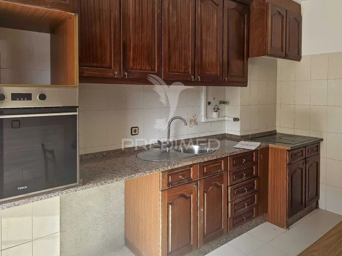 Apartamento T2 para Venda em Rio de Mouro Foto 10