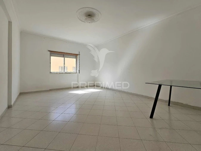 Apartamento T2 para Venda em Rio de Mouro Foto 7