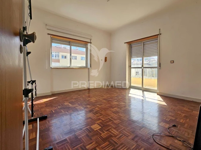 Apartamento T2 para Venda em Rio de Mouro Foto 17