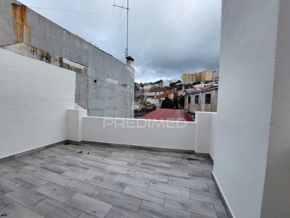 Apartamento T4 para Venda em Sé e São Lourenço Foto 16
