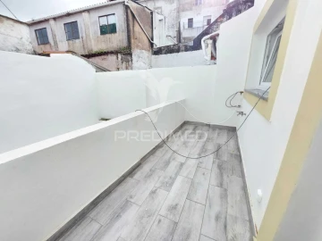 Apartamento T4 para Venda em Sé e São Lourenço