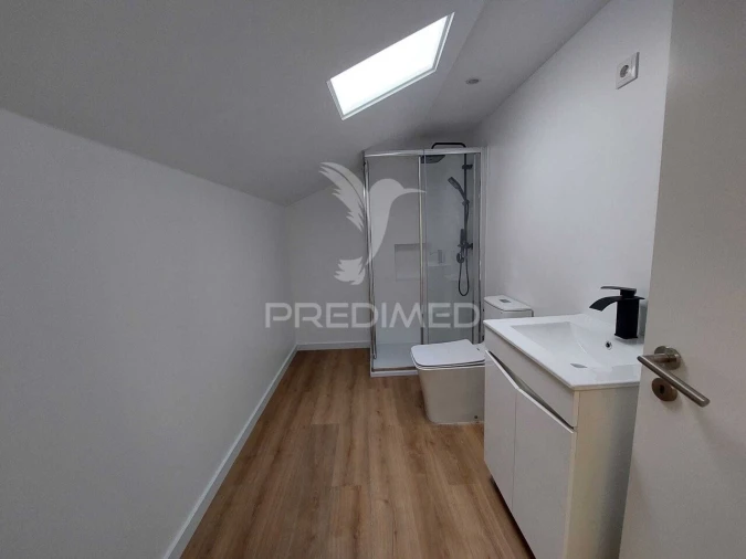 Apartamento T4 para Venda em Sé e São Lourenço Foto 9