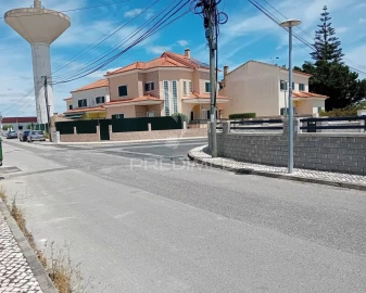 Terreno para Venda em Samora Correia