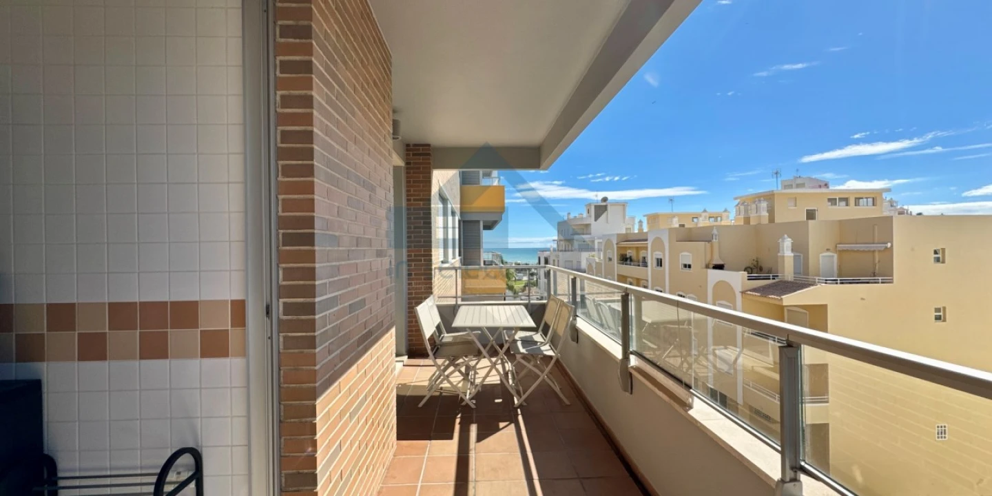Apartamento T1 para Arrendamento em Quarteira Foto 9
