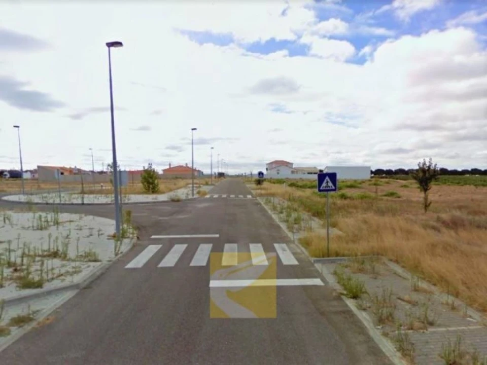Terreno para Venda em Benfica do Ribatejo Foto 1