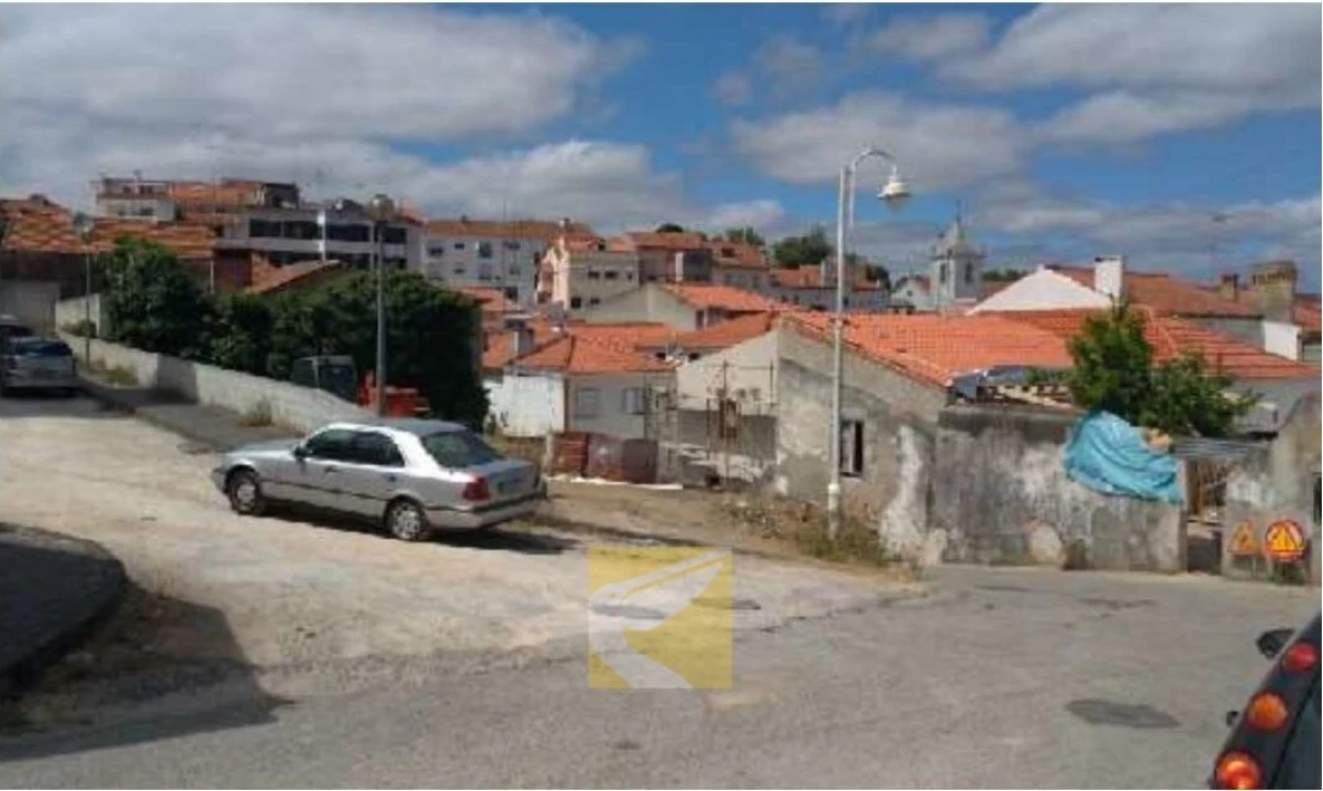 Terreno para Venda em Torres Novas (Santa Maria, Salvador e Santiago) Foto 1