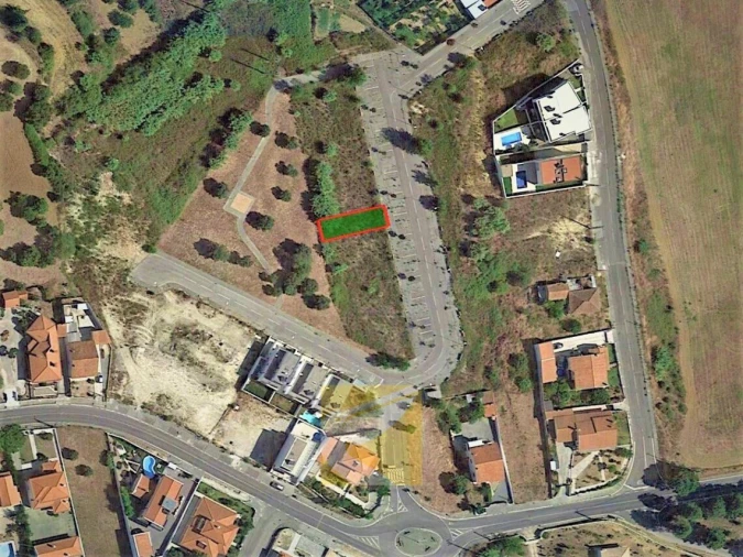 Moradia T0 para Venda em Torres Novas (Santa Maria, Salvador e Santiago) Foto 2