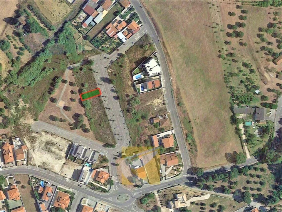 Moradia T0 para Venda em Torres Novas (Santa Maria, Salvador e Santiago) Foto 5