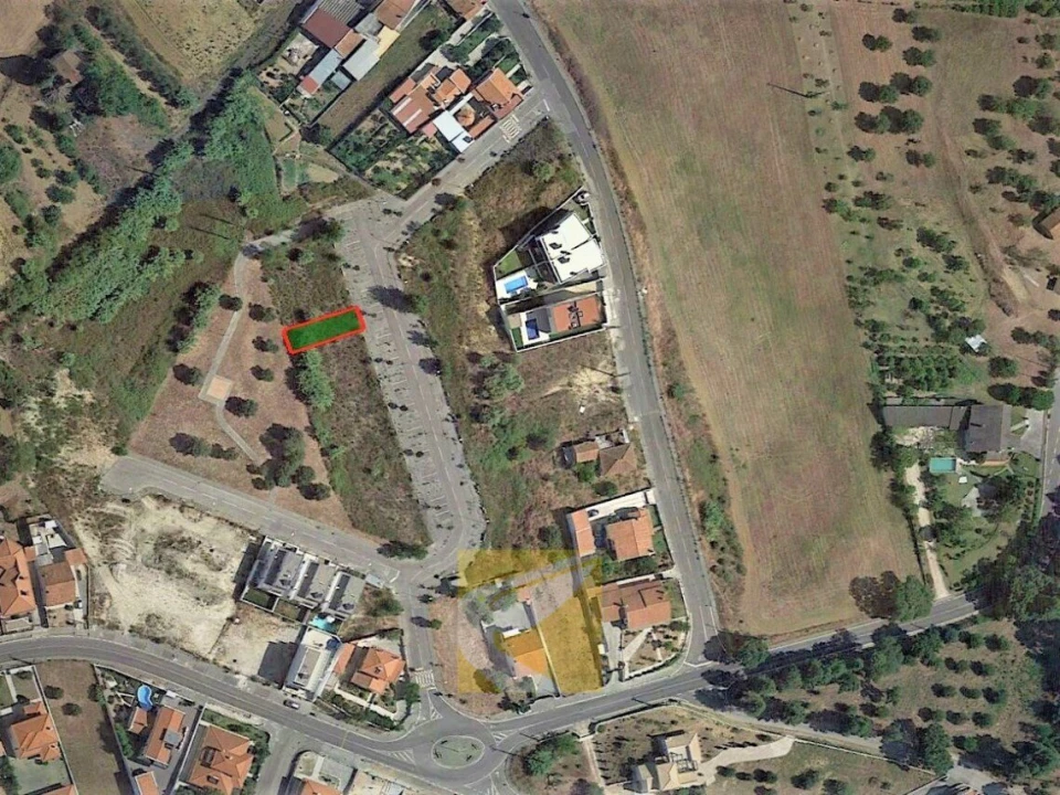 Moradia T0 para Venda em Torres Novas (Santa Maria, Salvador e Santiago) Foto 1