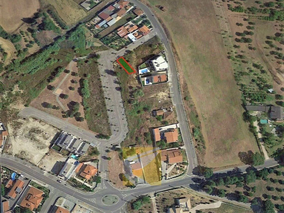 Moradia T0 para Venda em Torres Novas (Santa Maria, Salvador e Santiago) Foto 4
