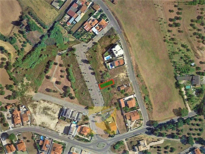 Moradia T0 para Venda em Torres Novas (Santa Maria, Salvador e Santiago) Foto 2