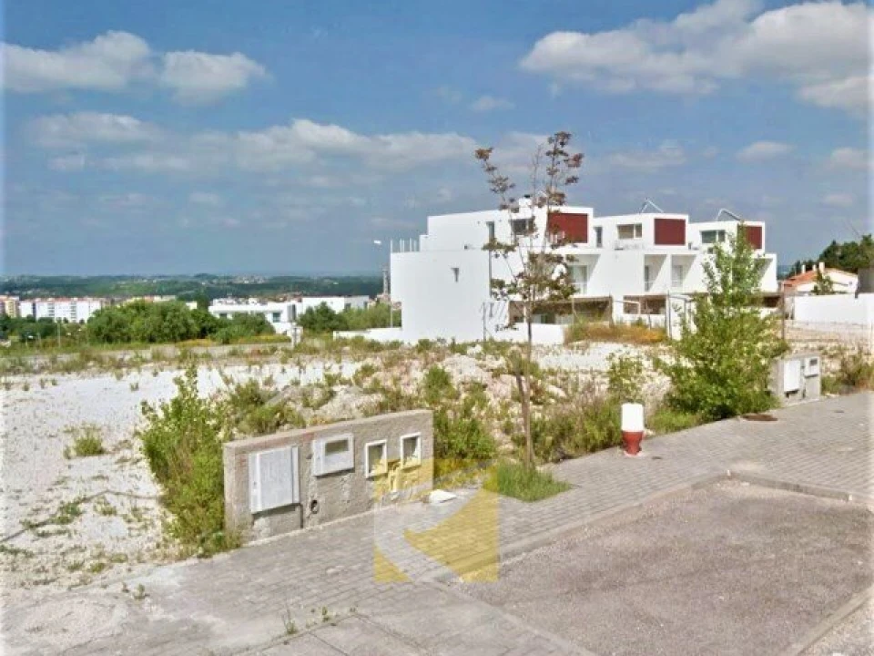 Moradia T0 para Venda em Torres Novas (Santa Maria, Salvador e Santiago) Foto 3