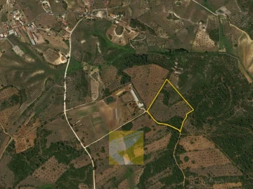 Terreno para Venda em Azoia de Cima e Tremês