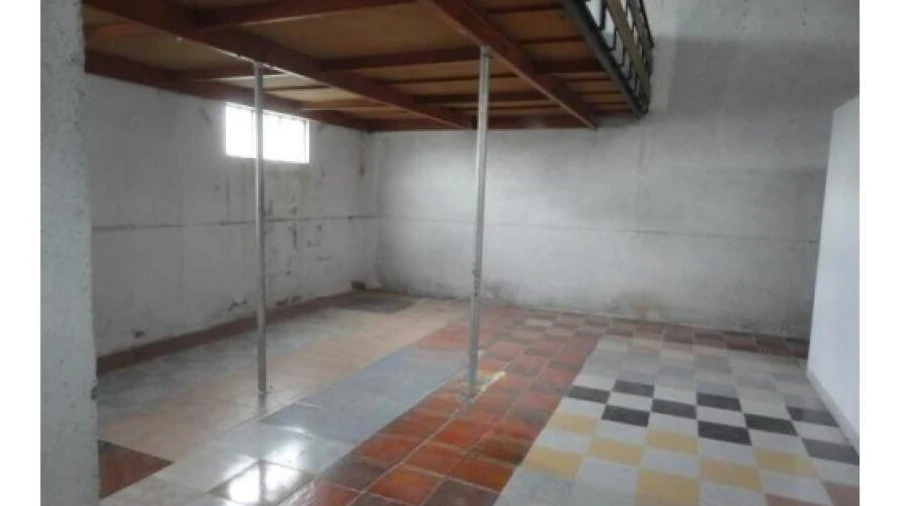Prédio para Venda em Moimenta da Serra e Vinhó