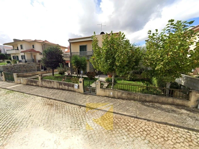Moradia T4 para Venda em Alfandega da Fe Foto 2