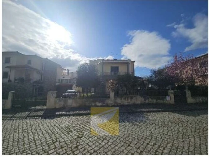 Moradia T4 para Venda em Alfandega da Fe Foto 17