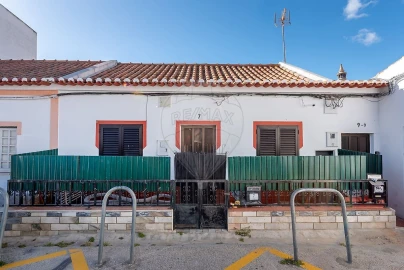 Moradia T4 para Venda em Lagos (São Sebastião e Santa Maria)
