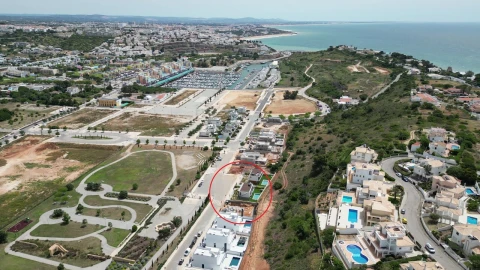Moradia T4 para Venda em Albufeira e Olhos de Água