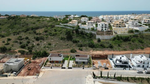 Moradia T4 para Venda em Albufeira e Olhos de Água