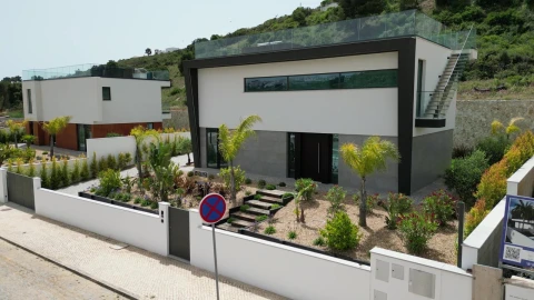 Moradia T4 para Venda em Albufeira e Olhos de Água