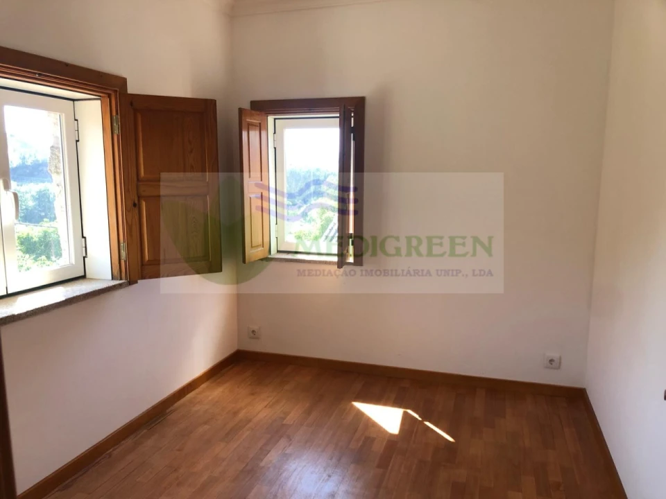 Moradia T2 para Venda em Campia Foto 14