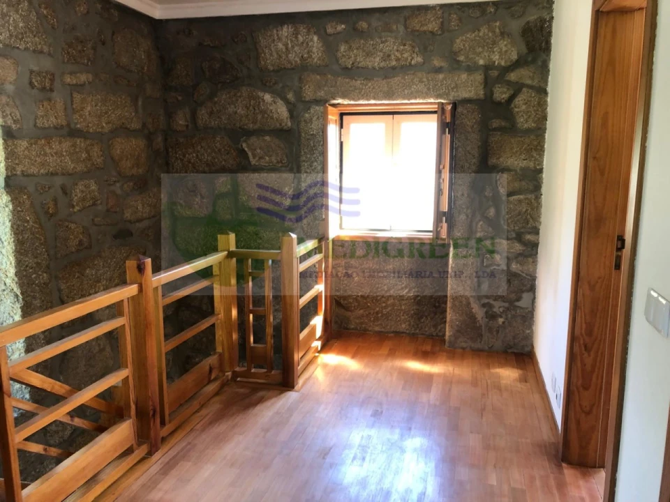 Moradia T2 para Venda em Campia Foto 17