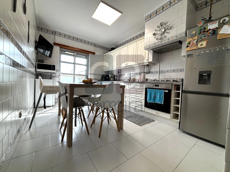 Apartamento T2 para Venda em Almeirim Foto 3