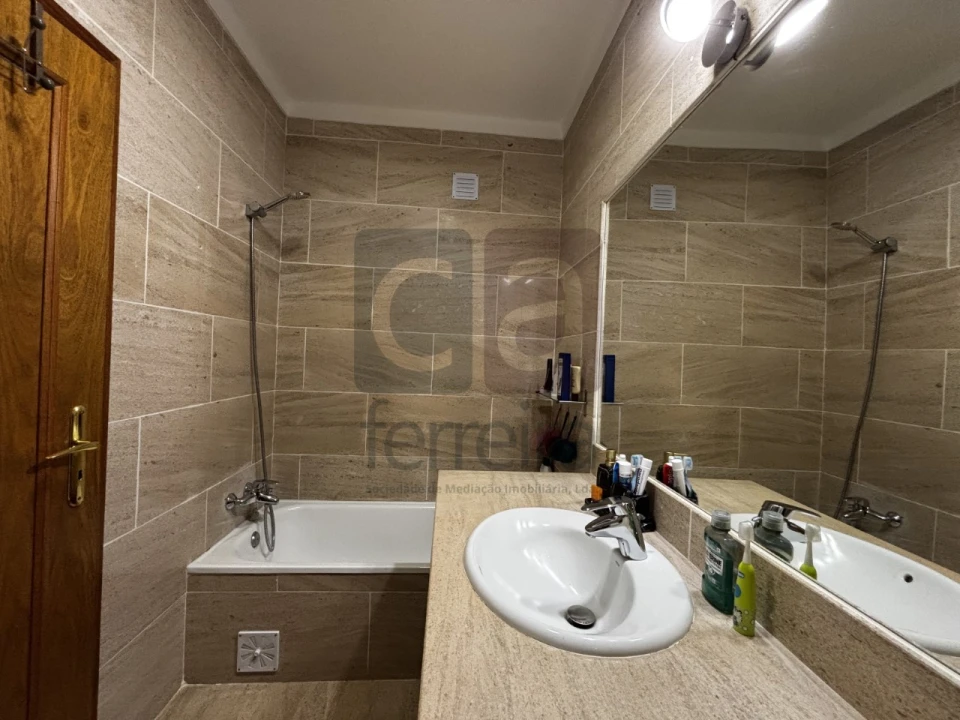 Apartamento T2 para Venda em Almeirim Foto 27