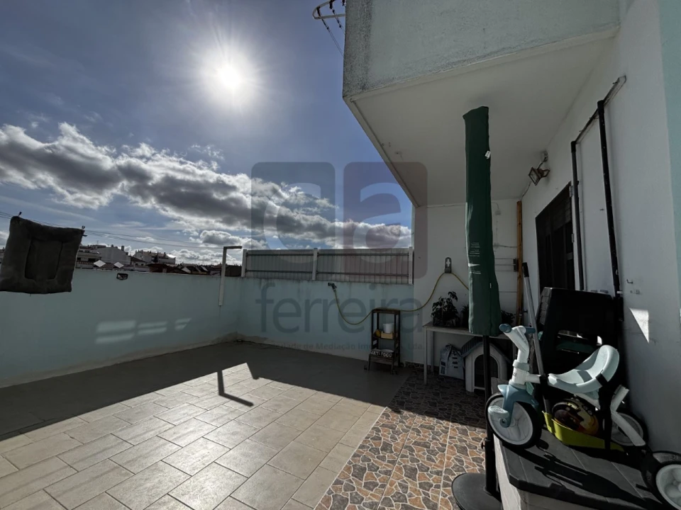 Apartamento T2 para Venda em Almeirim Foto 35
