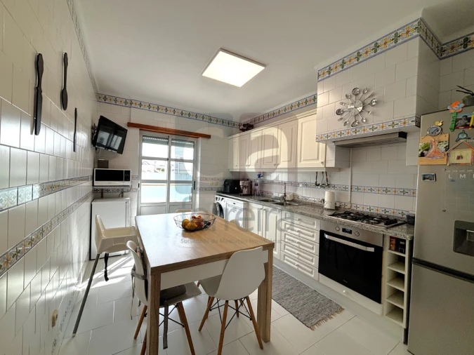 Apartamento T2 para Venda em Almeirim Foto 2