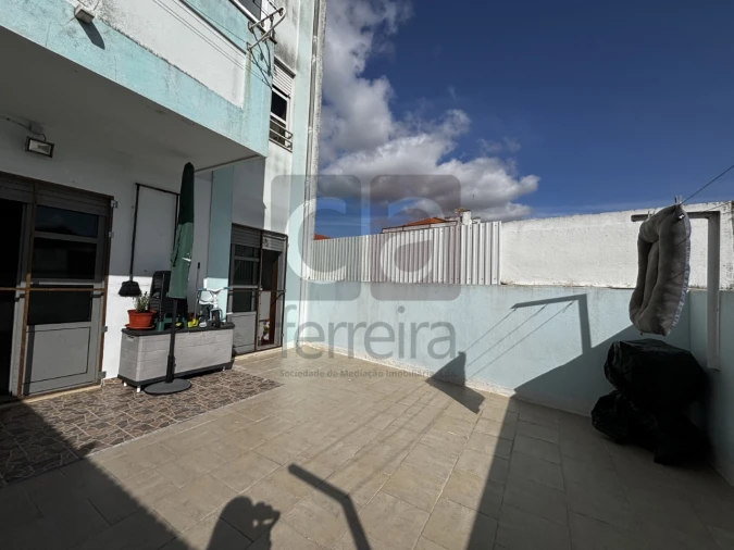 Apartamento T2 para Venda em Almeirim Foto 33