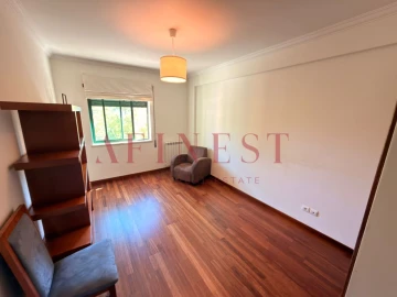 Apartamento T2 para Venda em Algés, Linda-A-Velha e Cruz Quebrada-Dafundo