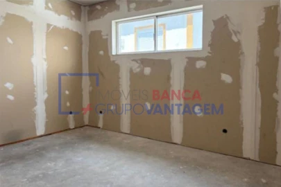 Armazém para Venda em Gaeiras