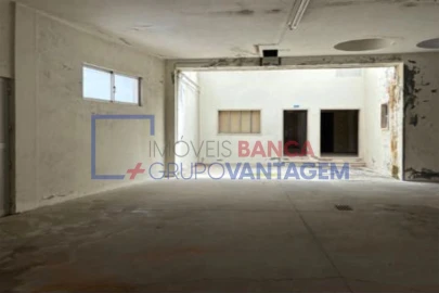 Armazém para Venda em Gaeiras