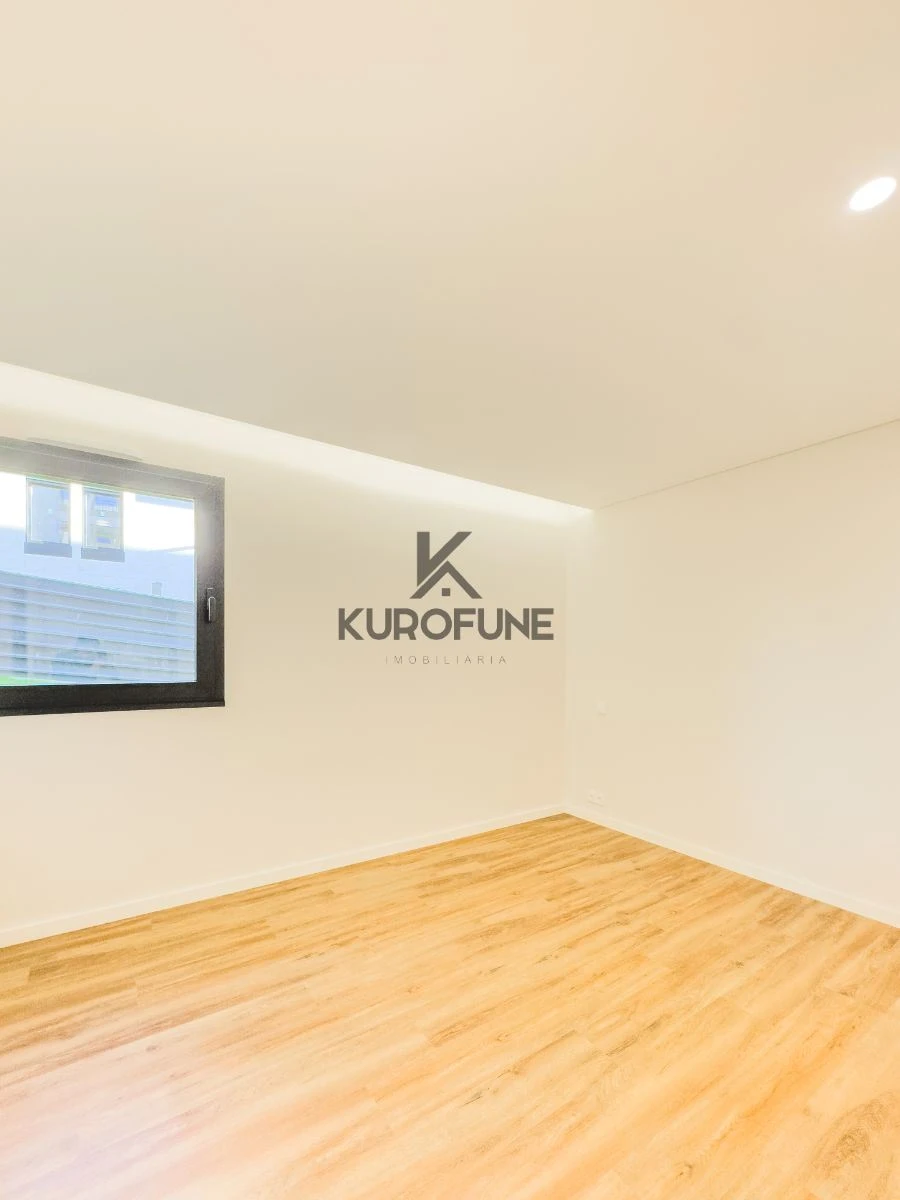 Apartamento T3 para Venda em Avintes Foto 16