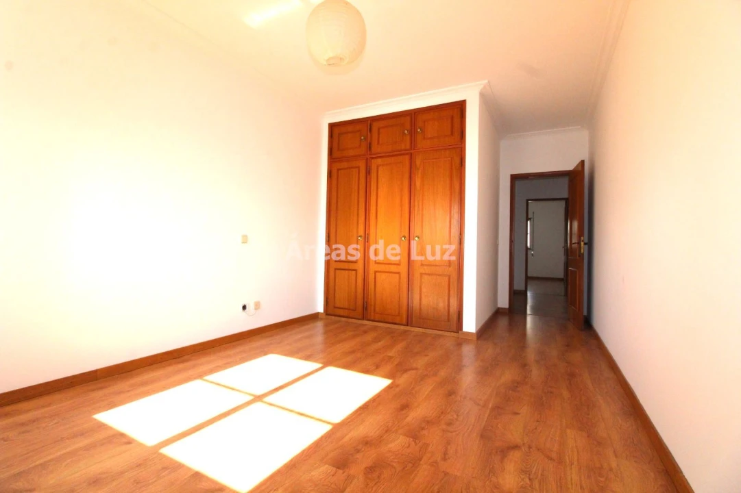Apartamento T3 para Arrendamento em Leiria, Pousos, Barreira e Cortes Foto 11