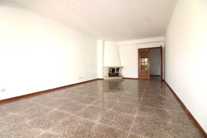 Apartamento T3 para Arrendamento em Leiria, Pousos, Barreira e Cortes