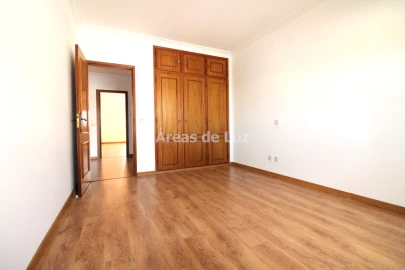 Apartamento T3 para Arrendamento em Leiria, Pousos, Barreira e Cortes
