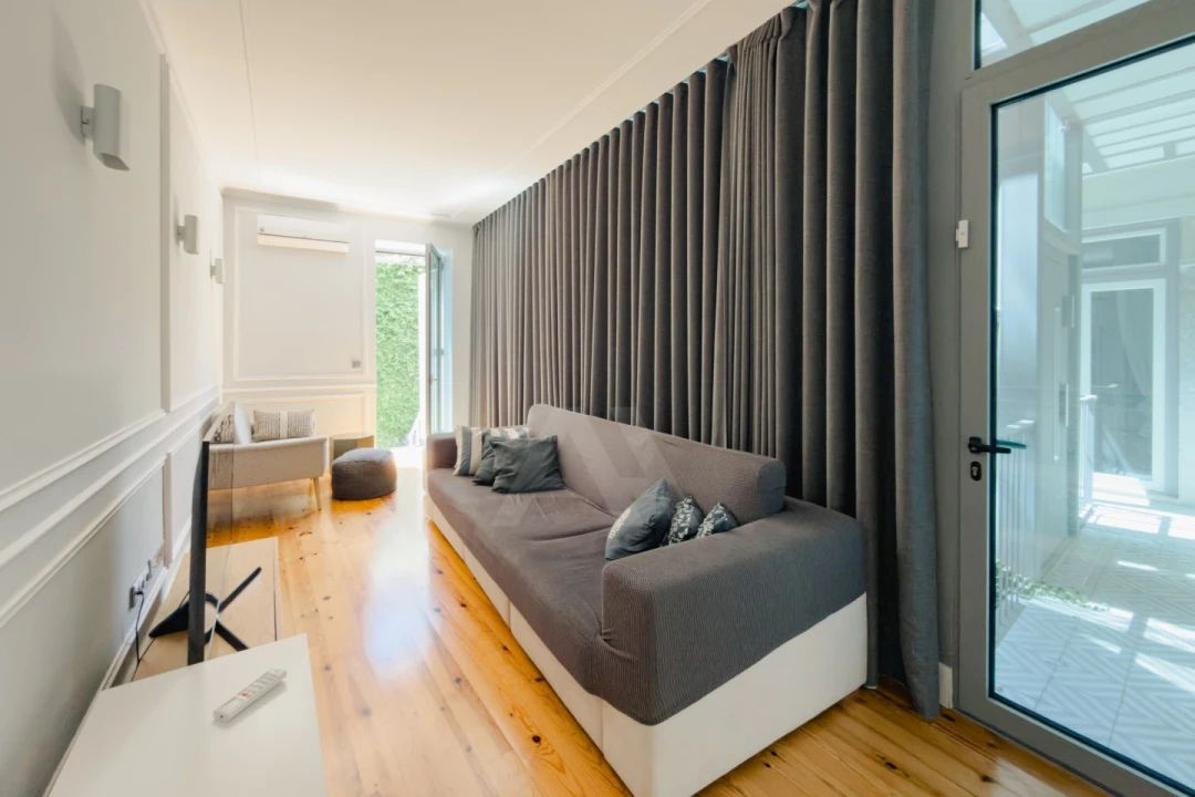 Apartamento T2 para Arrendamento em Santo António Foto 7