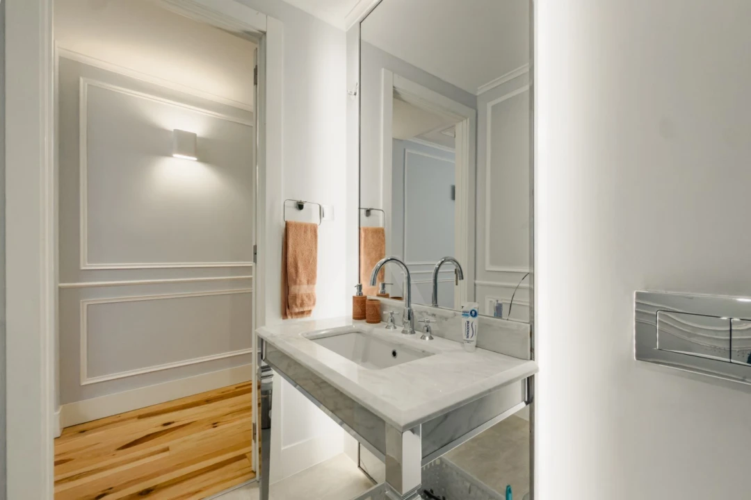 Apartamento T2 para Arrendamento em Santo António Foto 15