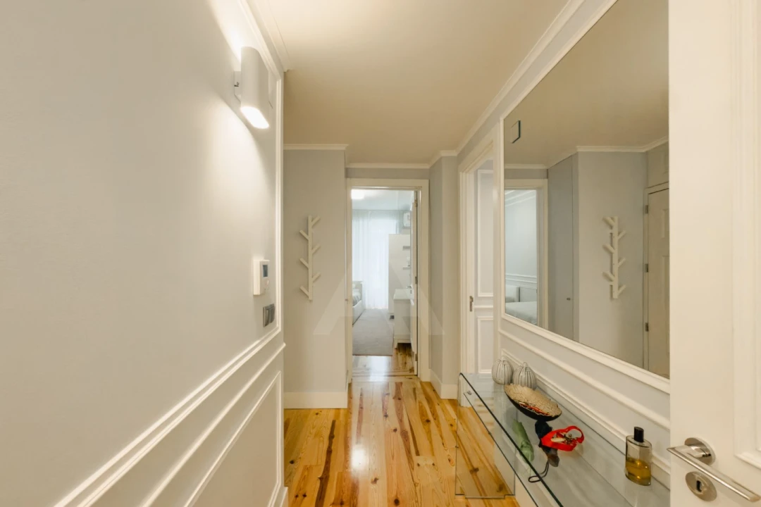 Apartamento T2 para Arrendamento em Santo António Foto 16