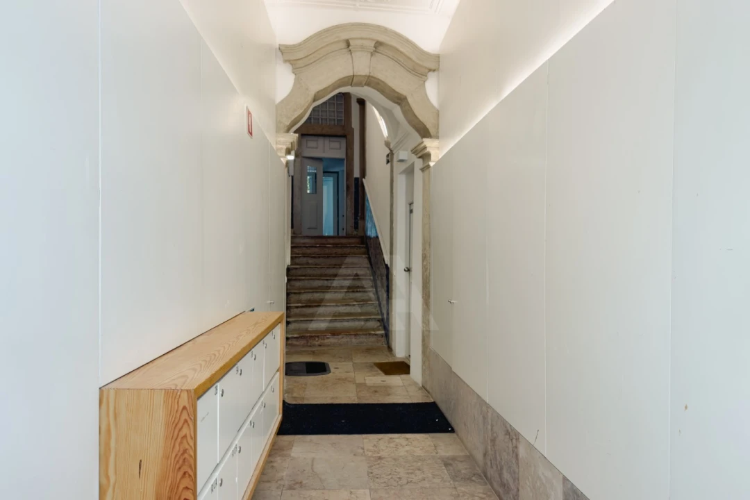 Apartamento T2 para Arrendamento em Santo António Foto 34