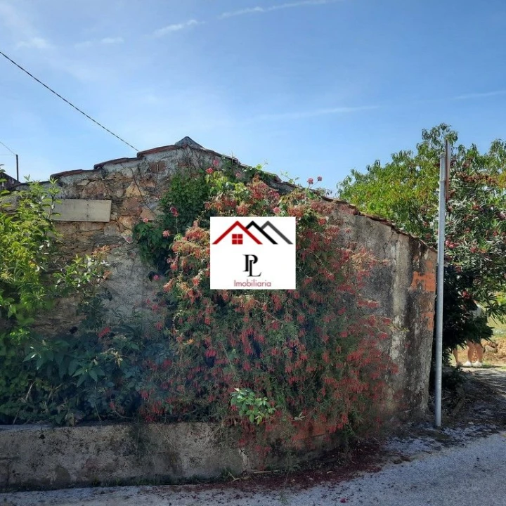Moradia T2 para Venda em Arrifana Foto 3