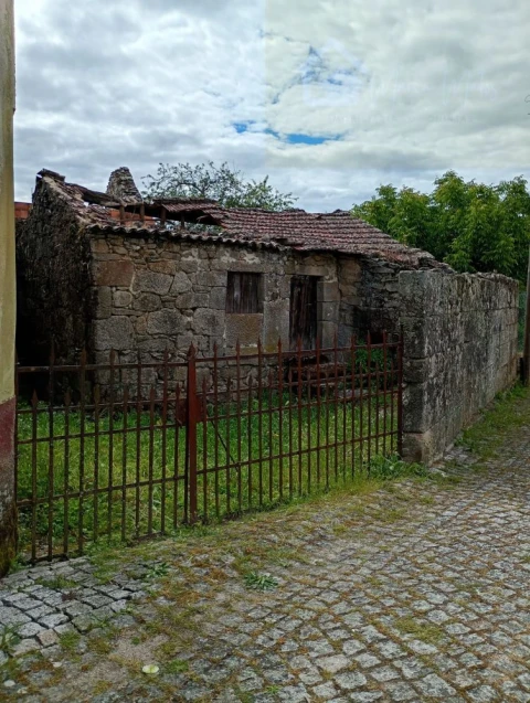 Moradia T2 para Venda em Cunha Baixa