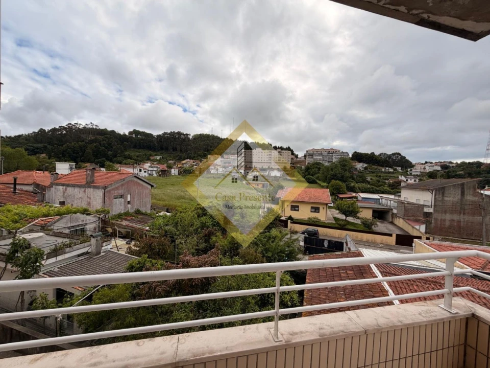 Apartamento T2 para Venda em Oliveira do Douro Foto 6