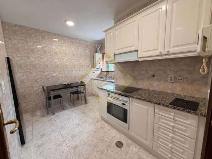 Apartamento T2 para Venda em Oliveira do Douro Foto 8
