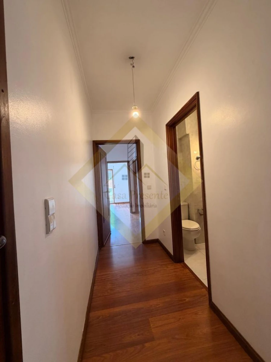 Apartamento T2 para Venda em Oliveira do Douro Foto 12