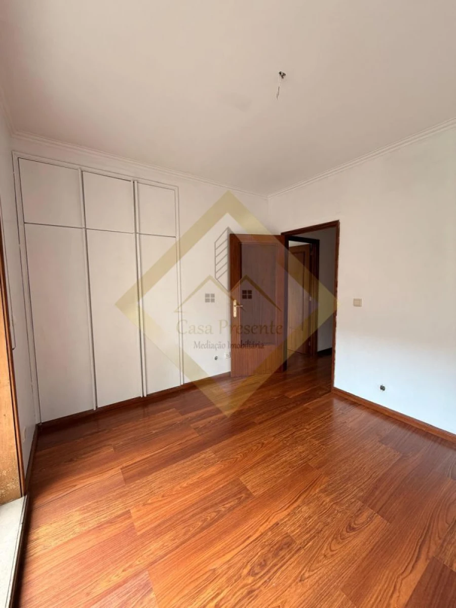 Apartamento T2 para Venda em Oliveira do Douro Foto 18
